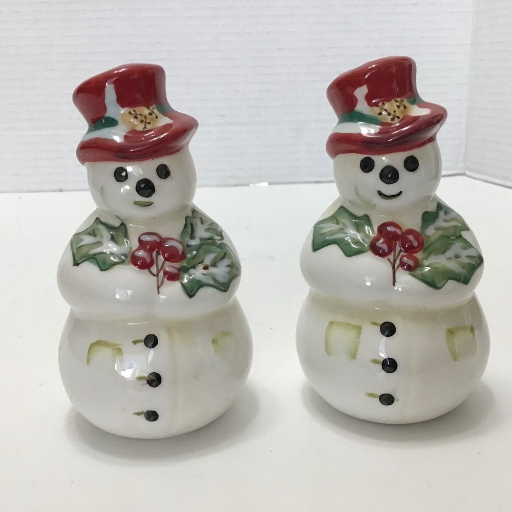 Jolly Ol' Snowy Ceramic Salt & Pepper Shakers by Tracy Porter